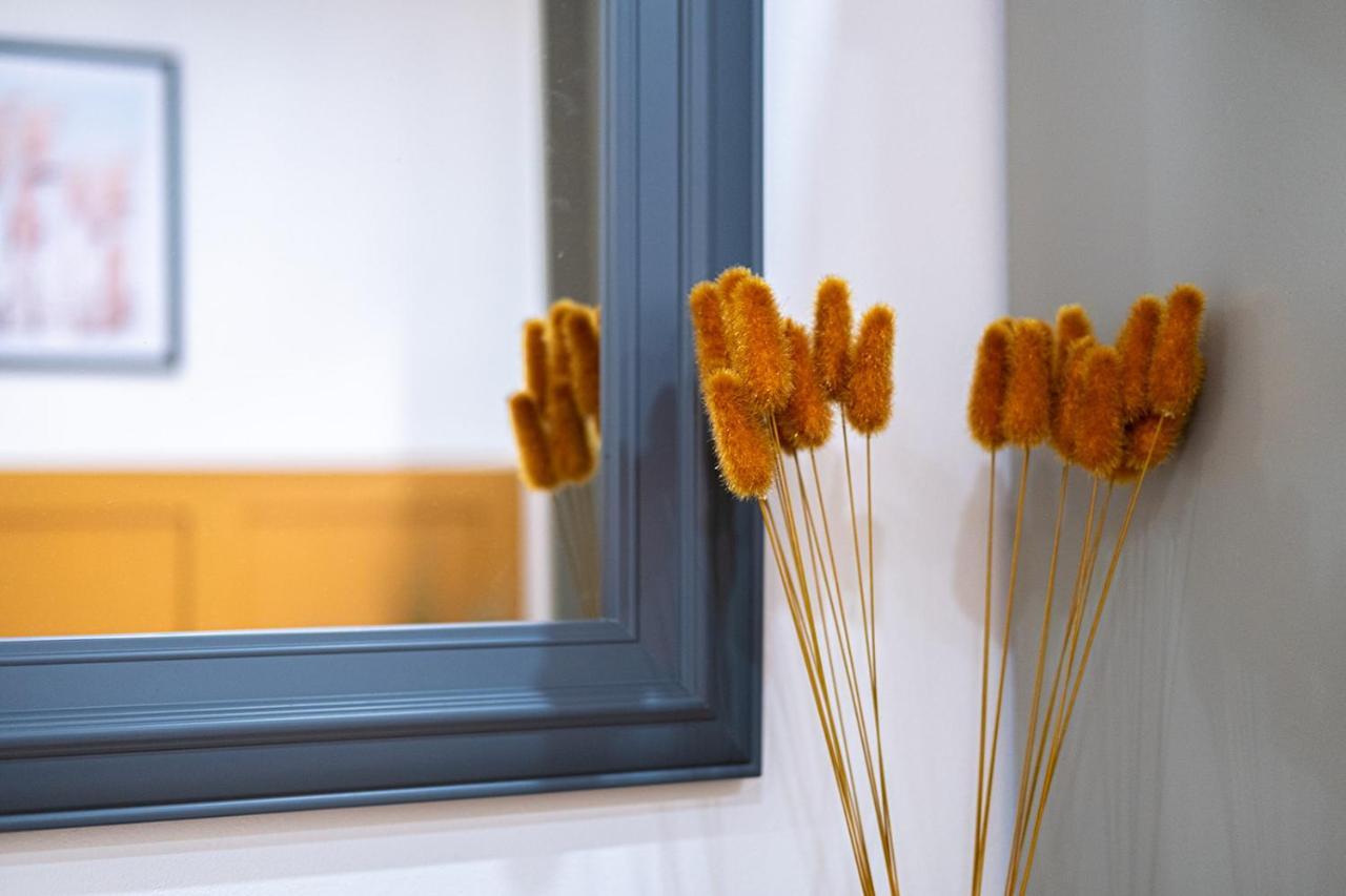 7 Guests - 4 Bedroom - Free Wi-Fi - Kettering Exteriör bild